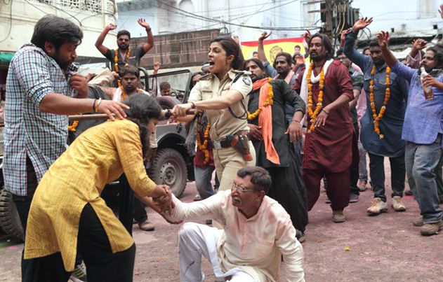 /media/k2/galleries/50922/Jai-Gangaajal-Movie-Stills-08