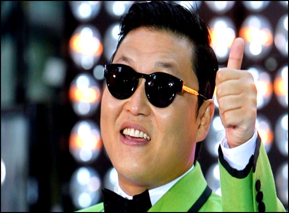 Korean pop sensation PSY cracks jokes at Harvard!