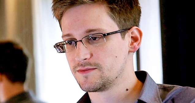 Human rights group to meet Edward Snowden},{Human rights group to meet Edward Snowden