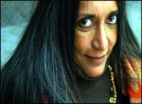 Deepa Mehta making film on 'Secret Daughter'