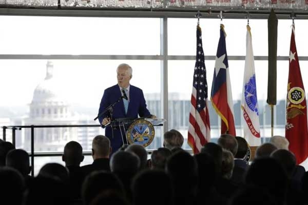 Army Honors McCain in Opening New Modernization HQ in Texas