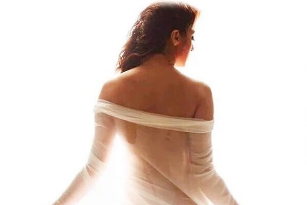 Julie 2 First Look Creates Huge Sensation},{Julie 2 First Look Creates Huge Sensation