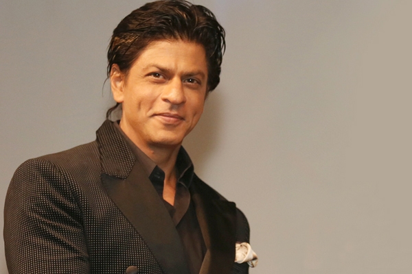 Shah Rukh takes U turn on rising intolerance in India?},{Shah Rukh takes U turn on rising intolerance in India?